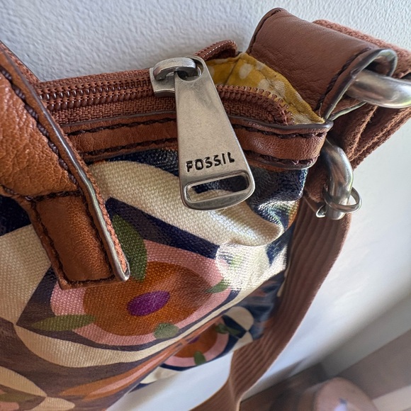 Fossil Keyper Key Per Purse Handbag Coated Textile Leather Trim Floral - Picture 4 of 9